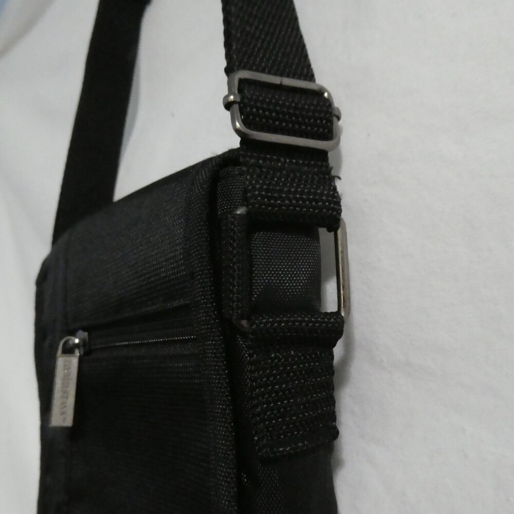 MAINSTAYS | Black Nylon Shoulder Crossbody Camera / Cellphone Bag | NWOT - Picture 4 of 11